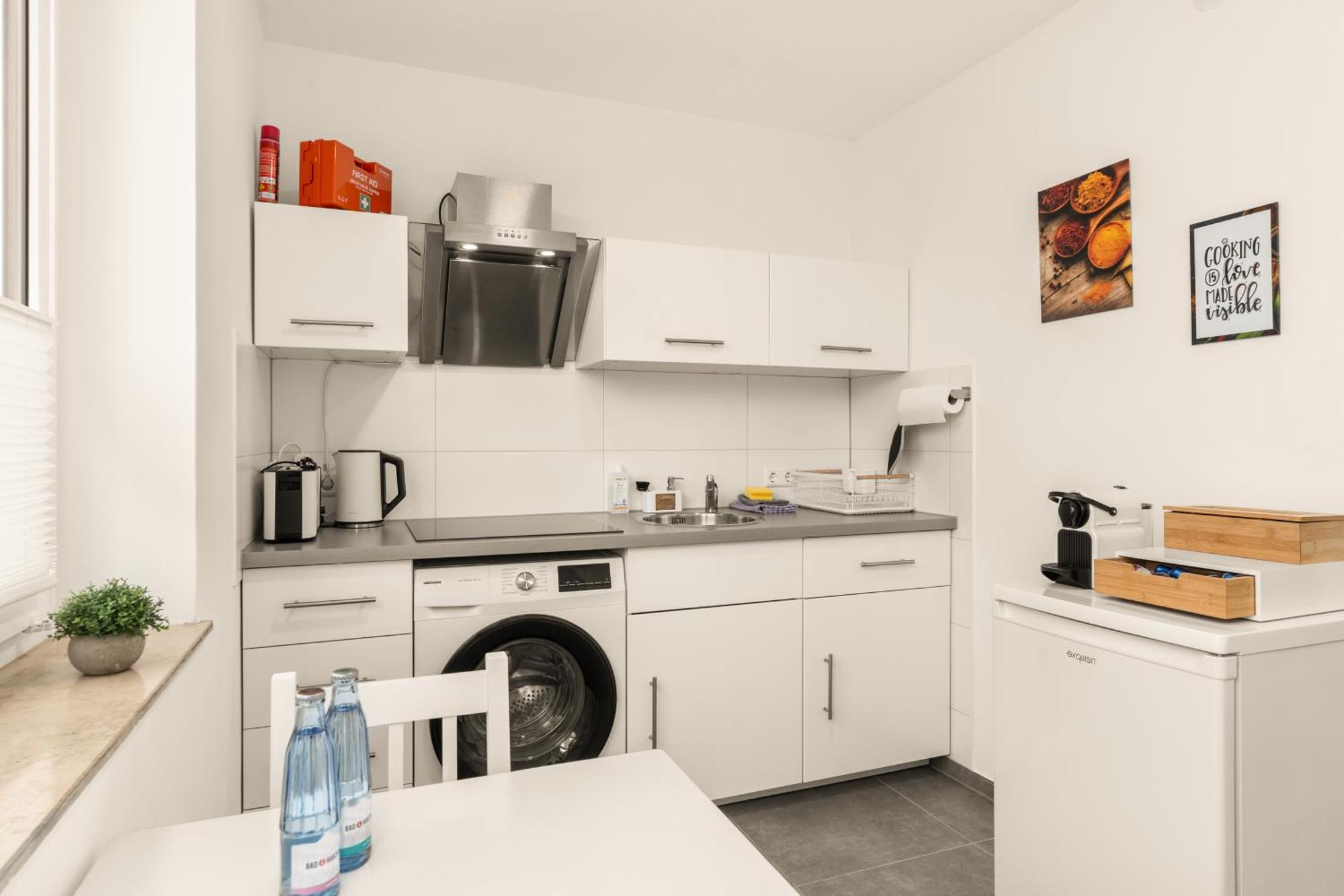 Apartment Free Living - Design Apartments, Zentrum, Outlet, Balkon, Kueche *